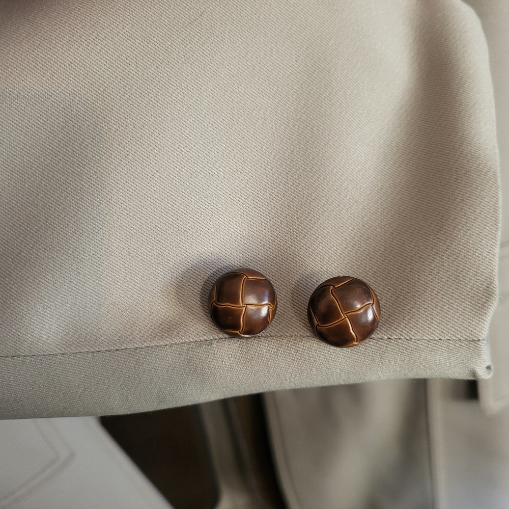 Vintage 1970 Studio One Men's Beige Pea Coat with Dark Brown Fur Collar. Size 40 - Picture 14 of 16